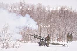 02.04.2022, Setermoen-Bardufoss, Norway (NOR): Event Feature: Soldiers fire a canon - Visma Ski Classics Reistadlopet, Setermoen-Bardufoss (NOR). www.nordicfocus.com. © Osth/NordicFocus. Every downloaded picture is fee-liable.
