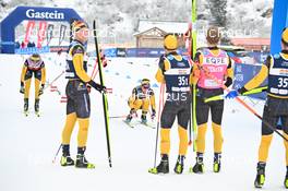 10.12.2022, Bad Gastein, Austria (AUT): Ida Palmberg (SWE), Alfred Buskqvist (SWE), Lina Korsgren (SWE), Johannes Ekloef (SWE), Herman Paus (NOR), (l-r) - Visma Ski Classics Bad Gastein Pro Team Tempo - Bad Gastein (AUT). www.nordicfocus.com. © Reichert/NordicFocus. Every downloaded picture is fee-liable.