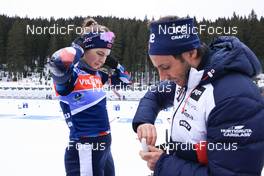 03.01.2023, Pokljuka, Slovenia (SLO): Ida Lien (NOR), Patrick Oberegger (ITA) coach Team Norway, (l-r) - IBU World Cup Biathlon, training, Pokljuka (SLO). www.nordicfocus.com. © Manzoni/NordicFocus. Every downloaded picture is fee-liable.