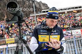 15.01.2023, Ruhpolding, Germany (GER): Jean-Marc Chabloz (SUI), coach Team Sweden - IBU World Cup Biathlon, mass men, Ruhpolding (GER). www.nordicfocus.com. © Manzoni/NordicFocus. Every downloaded picture is fee-liable.