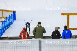 18.01.2023, Antholz, Italy (ITA): Event Feature: Spectators watch undefined athlete compete - IBU World Cup Biathlon, training, Antholz (ITA). www.nordicfocus.com. © Manzoni/NordicFocus. Every downloaded picture is fee-liable.