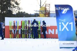 11.03.2023, Oestersund, Sweden, (SWE): Event Feature: Fluor tested skis are lined up at the start - IBU World Cup Biathlon, relay men, Oestersund (SWE). www.nordicfocus.com. © Manzoni/NordicFocus. Every downloaded picture is fee-liable.