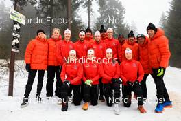 17.02.2023, Oberhof, Germany (GER): Adam Runnalls (CAN), Trevor Kiers (CAN), Emily Dickson (CAN), Emma Lunder (CAN), Christian Gow (CAN), Benita Peiffer (CAN), Logan Pletz (CAN), Nadia Moser (CAN) pose with the complete team staff (l-r) - IBU World Championships Biathlon, training, Oberhof (GER). www.nordicfocus.com. © Manzoni/NordicFocus. Every downloaded picture is fee-liable.