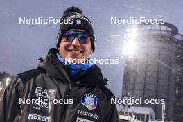 29.11.2023, Oestersund, Sweden, (SWE): Alexander Inderst (ITA), coach Team Italy - IBU World Cup Biathlon, relay women, Oestersund (SWE). www.nordicfocus.com. © Manzoni/NordicFocus. Every downloaded picture is fee-liable.