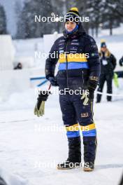 02.12.2023, Oestersund, Sweden, (SWE): Johannes Lukas (GER), Coach Team Sweden - IBU World Cup Biathlon, sprint men, Oestersund (SWE). www.nordicfocus.com. © Manzoni/NordicFocus. Every downloaded picture is fee-liable.