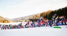 07.01.2023, Val di Fiemme, Italy (ITA): Jonas Dobler (GER), Samuel Gary Hendry (CAN), Thomas Maloney Westgaard (IRL), Markus Vuorela (FIN), Sjur Roethe (NOR), Naoto Baba (JPN), Perttu Hyvarinen (FIN), Clement Parisse (FRA), Francesco De Fabiani (ITA), Antoine Cyr (CAN), (l-r)  - FIS world cup cross-country, tour de ski, mass, Val di Fiemme (ITA). www.nordicfocus.com. © Barbieri/NordicFocus. Every downloaded picture is fee-liable.