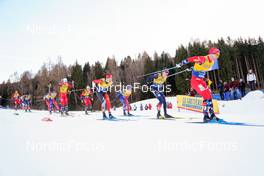 07.01.2023, Val di Fiemme, Italy (ITA): Hugo Lapalus (FRA), Johannes Hoesflot Klaebo (NOR), Antoine Cyr (CAN), Jules Lapierre (FRA), Friedrich Moch (GER), Sjur Roethe (NOR), (l-r)  - FIS world cup cross-country, tour de ski, mass, Val di Fiemme (ITA). www.nordicfocus.com. © Barbieri/NordicFocus. Every downloaded picture is fee-liable.