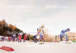 07.01.2023, Val di Fiemme, Italy (ITA): Rosie Brennan (USA), Nadine Faehndrich (SUI), Tiril Udnes Weng (NOR), Kerttu Niskanen (FIN), Frida Karlsson (SWE), (l-r)  - FIS world cup cross-country, tour de ski, mass, Val di Fiemme (ITA). www.nordicfocus.com. © Barbieri/NordicFocus. Every downloaded picture is fee-liable.