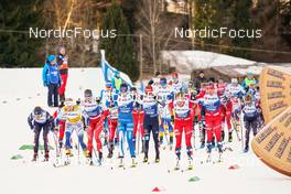 07.01.2023, Val di Fiemme, Italy (ITA): Rosie Brennan (USA), Frida Karlsson (SWE), Nadine Faehndrich (SUI), Kerttu Niskanen (FIN), Katharina Hennig (GER), Moa Ilar (SWE), Astrid Oeyre Slind (NOR), Silje Theodorsen (NOR), Jessie Diggins (USA), (l-r)  - FIS world cup cross-country, tour de ski, mass, Val di Fiemme (ITA). www.nordicfocus.com. © Barbieri/NordicFocus. Every downloaded picture is fee-liable.