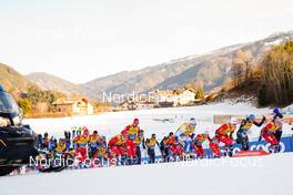 07.01.2023, Val di Fiemme, Italy (ITA): Sjur Roethe (NOR), Antoine Cyr (CAN), Hans Christer Holund (NOR), Scott Patterson (USA), Calle Halfvarsson (SWE), Johannes Hoesflot Klaebo (NOR), Federico Pellegrino (ITA), Paal Golberg (NOR), (l-r)  - FIS world cup cross-country, tour de ski, mass, Val di Fiemme (ITA). www.nordicfocus.com. © Barbieri/NordicFocus. Every downloaded picture is fee-liable.