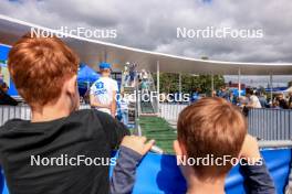 05.08.2023, Sandnes, Norway (NOR): Event Feature: Young fans trying winter sports - BLINK23 Festival Cross-Country - Sandnes (NOR). www.nordicfocus.com. © Manzoni/NordicFocus. Every downloaded picture is fee-liable.