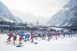 05.03.2023, Planica, Slovenia (SLO): Johannes Hoesflot Klaebo (NOR), Paal Golberg (NOR), Didrik Toenseth (NOR), Martin Loewstroem Nyenget (NOR), Federico Pellegrino (ITA), Perttu Hyvarinen (FIN), Hugo Lapalus (FRA), (l-r)  - FIS nordic world ski championships cross-country, mass men, Planica (SLO). www.nordicfocus.com. © Thibaut/NordicFocus. Every downloaded picture is fee-liable.