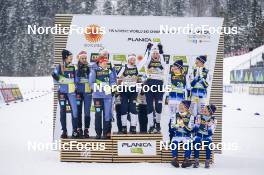 02.03.2023, Planica, Slovenia (SLO): Laura Gimmler (GER), Katharina Hennig (GER), Pia Fink (GER), Victoria Carl (GER), Tiril Udnes Weng (NOR), Astrid Oeyre Slind (NOR), Ingvild Flugstad Oestberg (NOR), Anne Kjersti Kalvaa (NOR), Emma Ribom (SWE), Ebba Andersson (SWE), Frida Karlsson (SWE), Maja Dahlqvist (SWE), (l-r) - FIS nordic world ski championships cross-country, relay women, Planica (SLO). www.nordicfocus.com. © Thibaut/NordicFocus. Every downloaded picture is fee-liable.