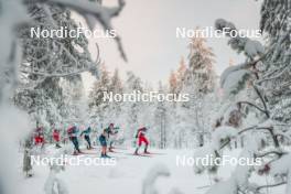 26.11.2023, Ruka, Finland (FIN): Hugo Lapalus (FRA), Federico Pellegrino (ITA), Andrew Musgrave (GBR), Calle Halfvarsson (SWE), Paal Golberg (NOR), (l-r)  - FIS world cup cross-country, mass, Ruka (FIN). www.nordicfocus.com. © Modica/NordicFocus. Every downloaded picture is fee-liable.
