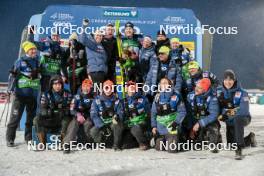 09.12.2023, Oestersund, Sweden (SWE): Rosie Brennan (USA), Ben Ogden (USA), James Clinton Schoonmaker (USA), Jessie Diggins (USA), with the whole Team - FIS world cup cross-country, individual sprint, Oestersund (SWE). www.nordicfocus.com. © Modica/NordicFocus. Every downloaded picture is fee-liable.