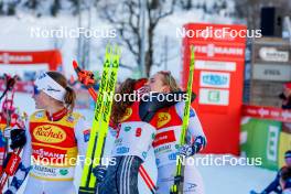 16.12.2023, Ramsau, Austria (AUT): Gyda Westvold Hansen (NOR), Nathalie Armbruster (GER), Ida Marie Hagen (NOR), (l-r)  - FIS world cup nordic combined women, compact HS98/5km, Ramsau (AUT). www.nordicfocus.com. © Volk/NordicFocus. Every downloaded picture is fee-liable.