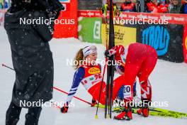15.12.2023, Ramsau, Austria (AUT): Tereza Koldovska (CZE), Claudia Purker (AUT), (l-r)  - FIS world cup nordic combined women, individual gundersen HS98/5km, Ramsau (AUT). www.nordicfocus.com. © Volk/NordicFocus. Every downloaded picture is fee-liable.