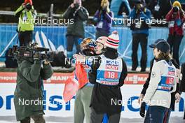 06.01.2023, Bischofshofen, Austria (AUT): Dawid Kubacki (POL) congratulating Halvor Egner Granerud (NOR) - FIS world cup ski jumping men, four hills tournament, individual HS142, Bischofshofen (AUT). www.nordicfocus.com. © Reichert/NordicFocus. Every downloaded picture is fee-liable.
