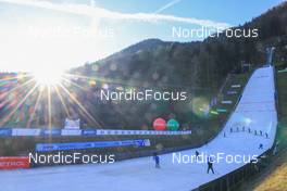 01.01.2023, Ljubno, Slovenia (SLO): Event Feature: Volunteers prepare the hill in pure sunshine - FIS world cup ski jumping women, individual HS94, Ljubno (SLO). www.nordicfocus.com. © Manzoni/NordicFocus. Every downloaded picture is fee-liable.