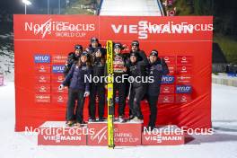15.12.2023, Engelberg, Switzerland (SUI): Josephine Pagnier (FRA) with her Team - FIS world cup ski jumping women, individual HS140, Engelberg (SUI). www.nordicfocus.com. © Thibaut/NordicFocus. Every downloaded picture is fee-liable