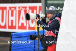 05.01.2024, Oberhof, Germany (GER): Event Feature: Vianney Thibaut (FRA), photographer NordicFocus - IBU World Cup Biathlon, sprint women, Oberhof (GER). www.nordicfocus.com. © Manzoni/NordicFocus. Every downloaded picture is fee-liable.