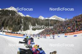 20.01.2024, Antholz, Italy (ITA): Event Feature: Spectating the first group of the race, photographers in action - IBU World Cup Biathlon, single mixed relay, Antholz (ITA). www.nordicfocus.com. © Manzoni/NordicFocus. Every downloaded picture is fee-liable.