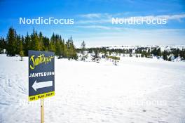 12.04.2024, Hafjell, Norway (NOR): feature: sign, preparation - Ski Classics Grand Finale Janteloppet - Hafjell (NOR). www.nordicfocus.com. © Reichert/NordicFocus. Every downloaded picture is fee-liable.