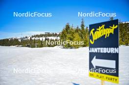 12.04.2024, Hafjell, Norway (NOR): feature: sign, preparation- Ski Classics Grand Finale Janteloppet - Hafjell (NOR). www.nordicfocus.com. © Reichert/NordicFocus. Every downloaded picture is fee-liable.