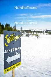 12.04.2024, Hafjell, Norway (NOR): feature: sign, preparation - Ski Classics Grand Finale Janteloppet - Hafjell (NOR). www.nordicfocus.com. © Reichert/NordicFocus. Every downloaded picture is fee-liable.